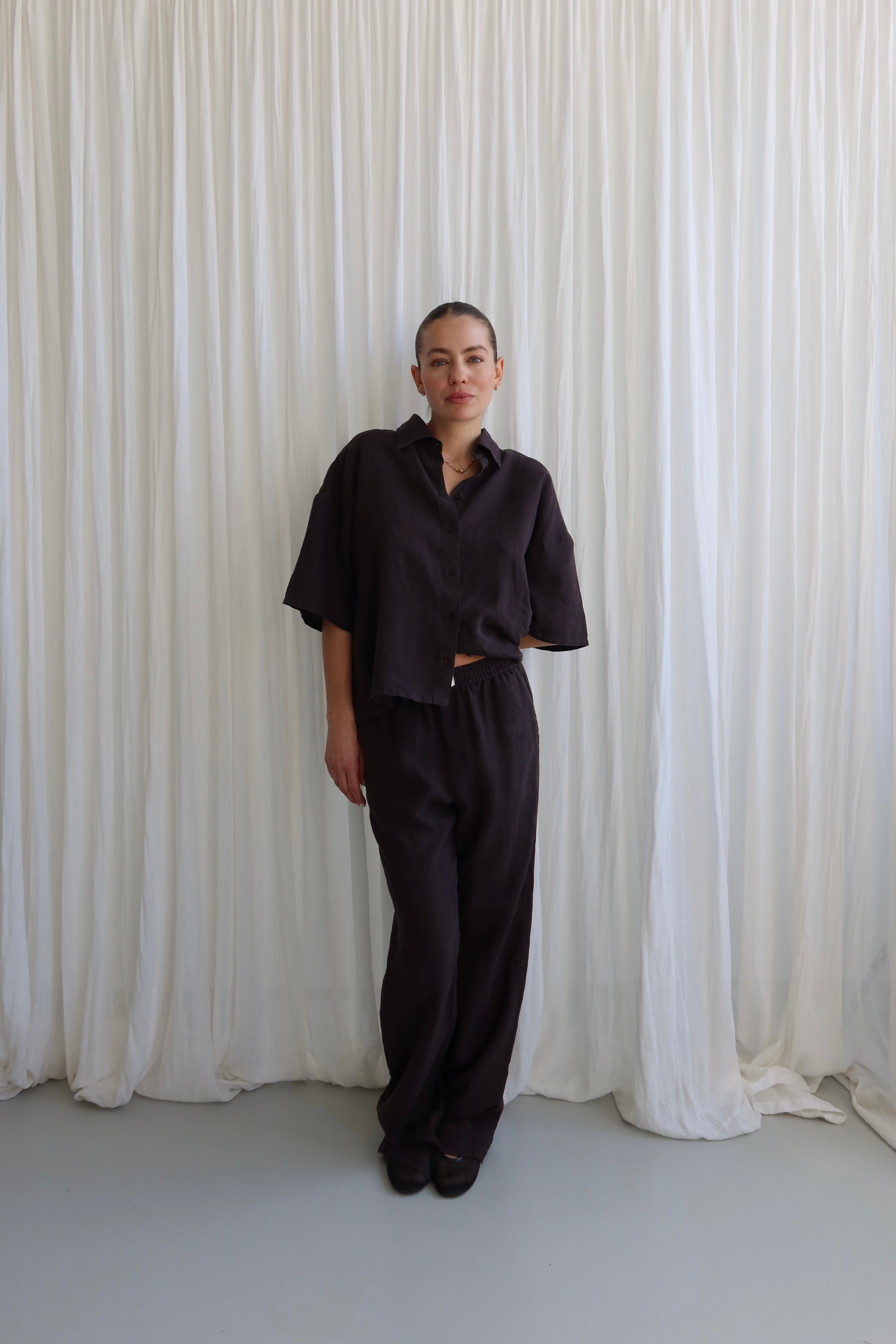 SOHO STUDIOS TONI LINEN BLOUSE raw chocolate