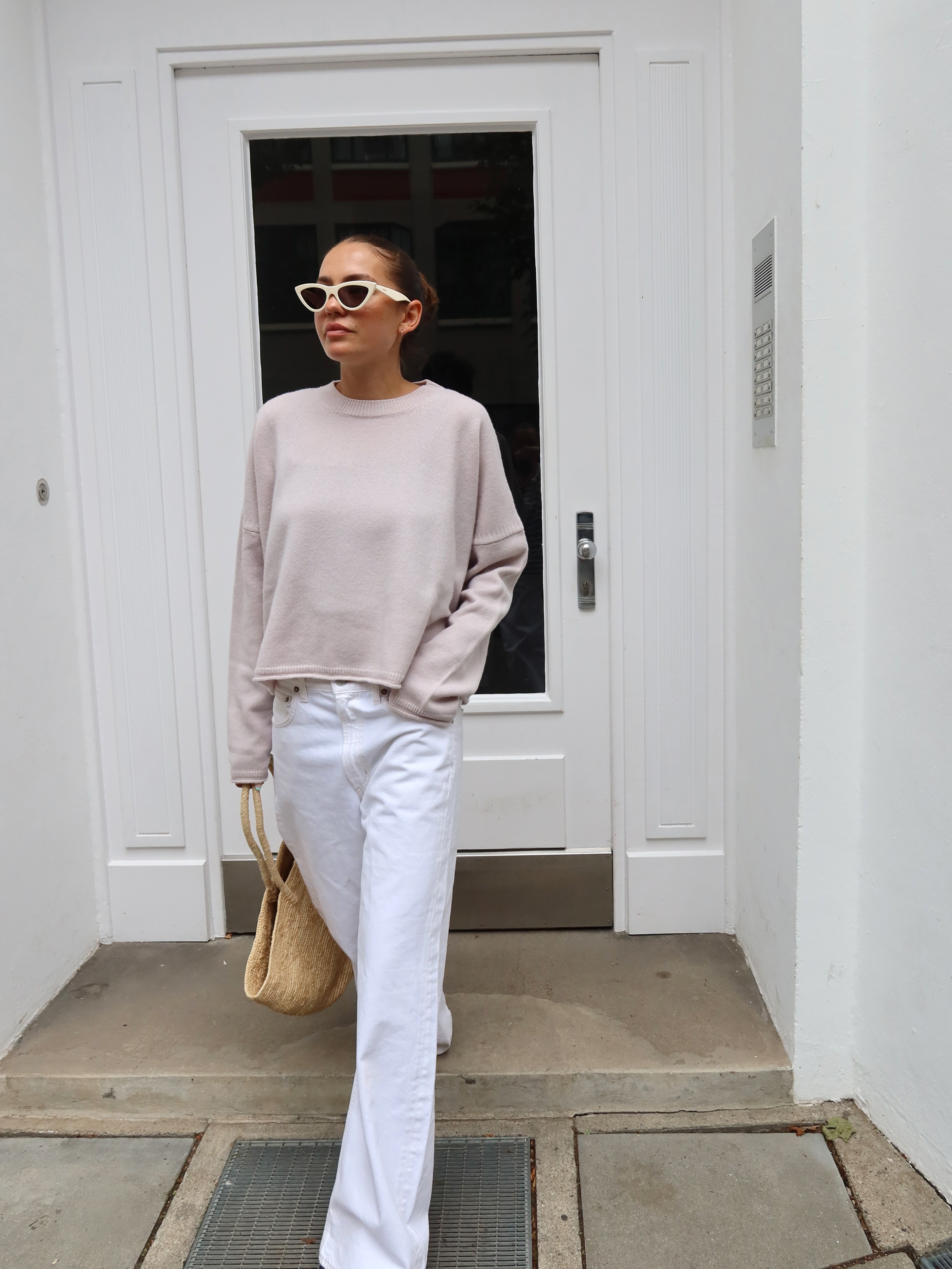 AMELIE CREWNECK oatmilk