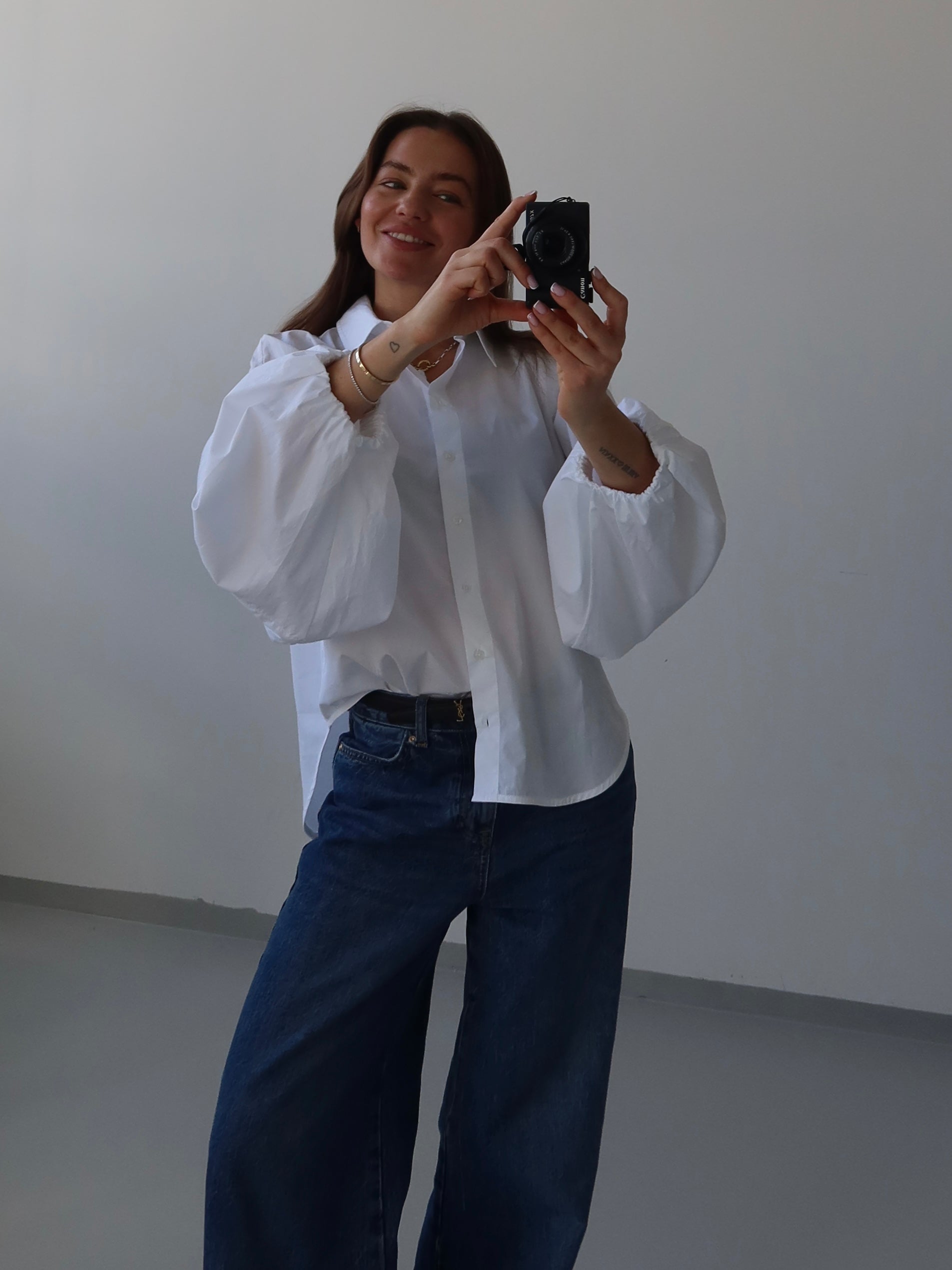 SOHO STUDIOS NOEMI VOLUME BLOUSE white