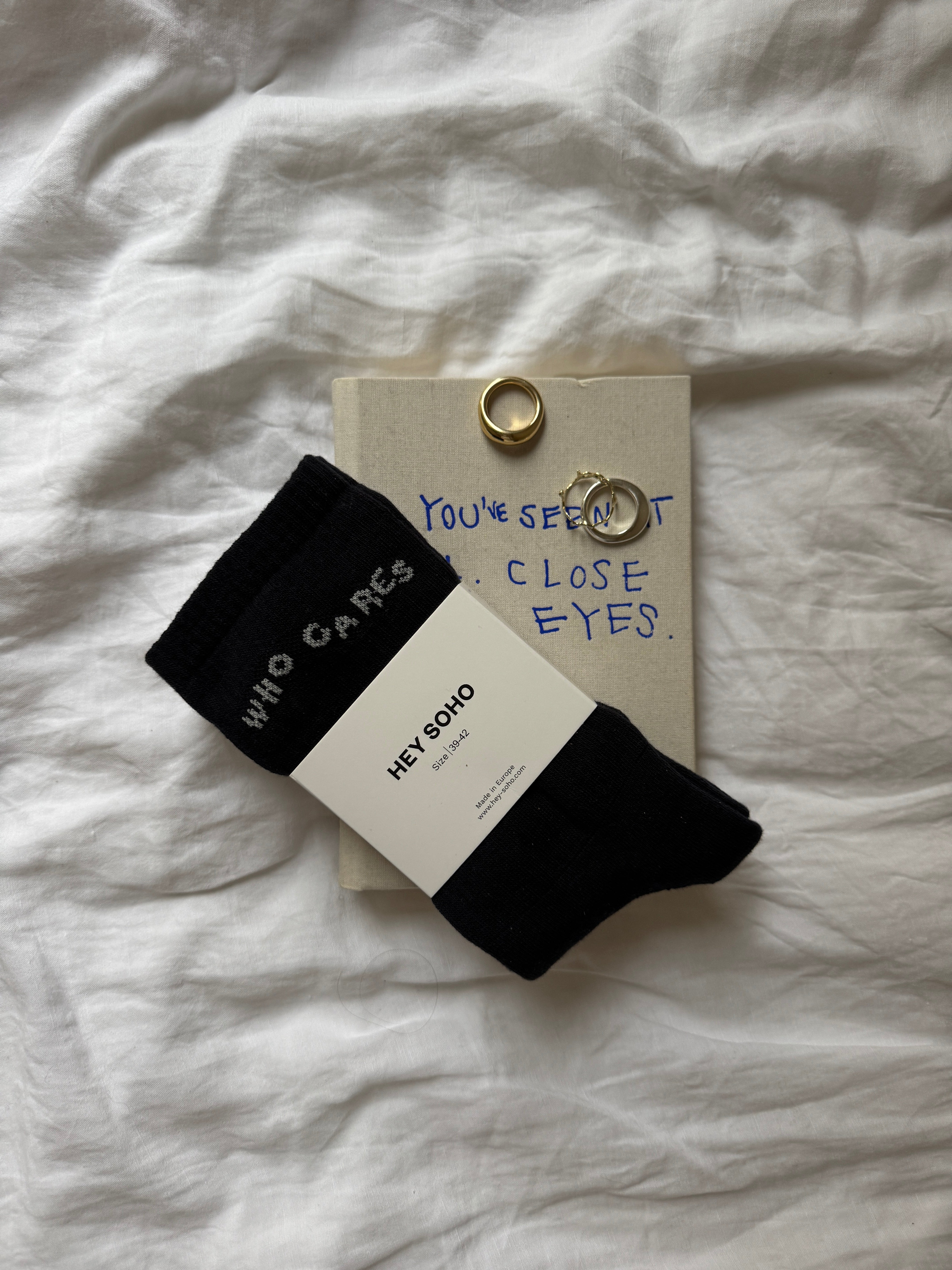 WHO CARES Socken navy I offwhite