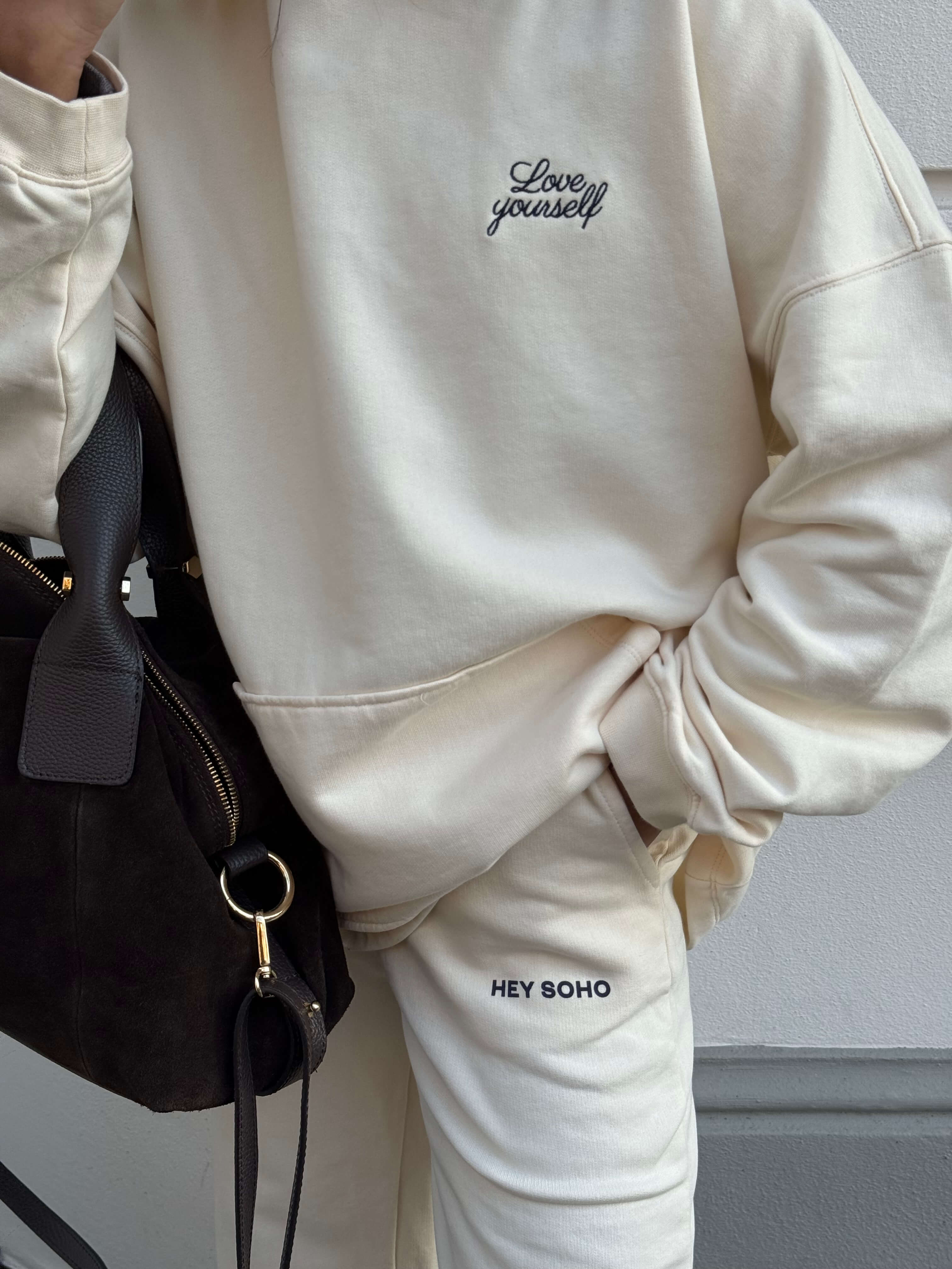 LOVE YOURSELF HOODIE creme