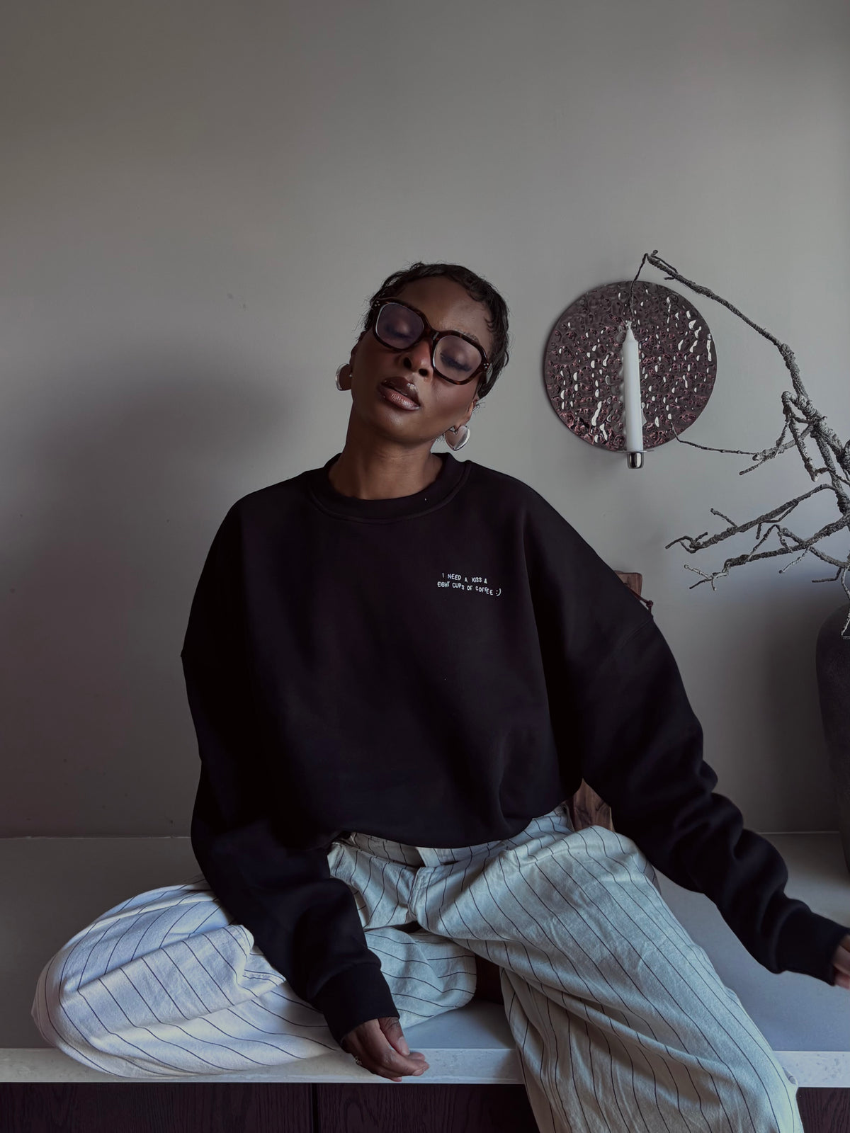 KISS & COFFEE SWEATSHIRT BLACK