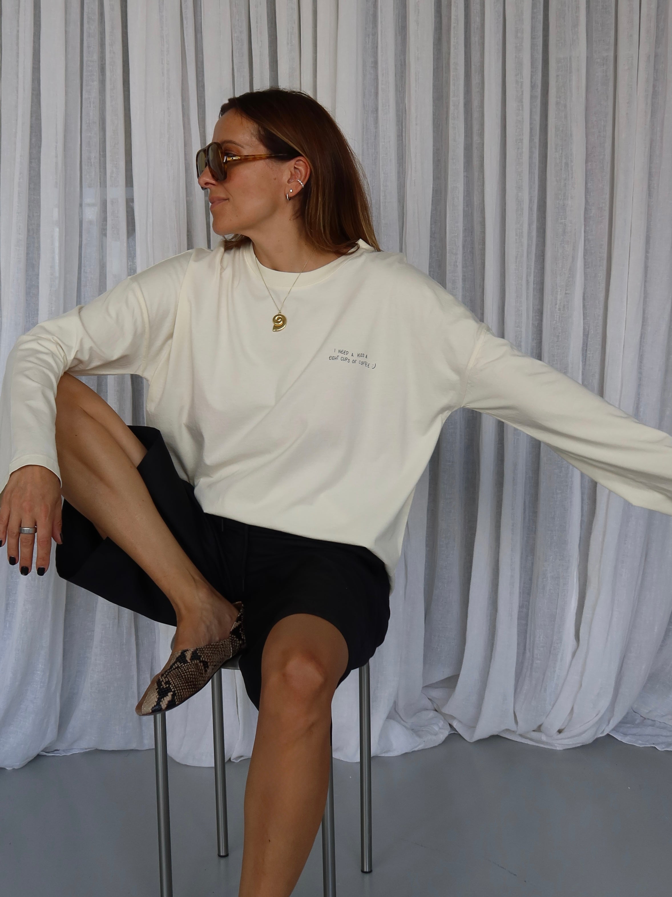 KISS & COFFEE LONGSLEEVE OFF WHITE