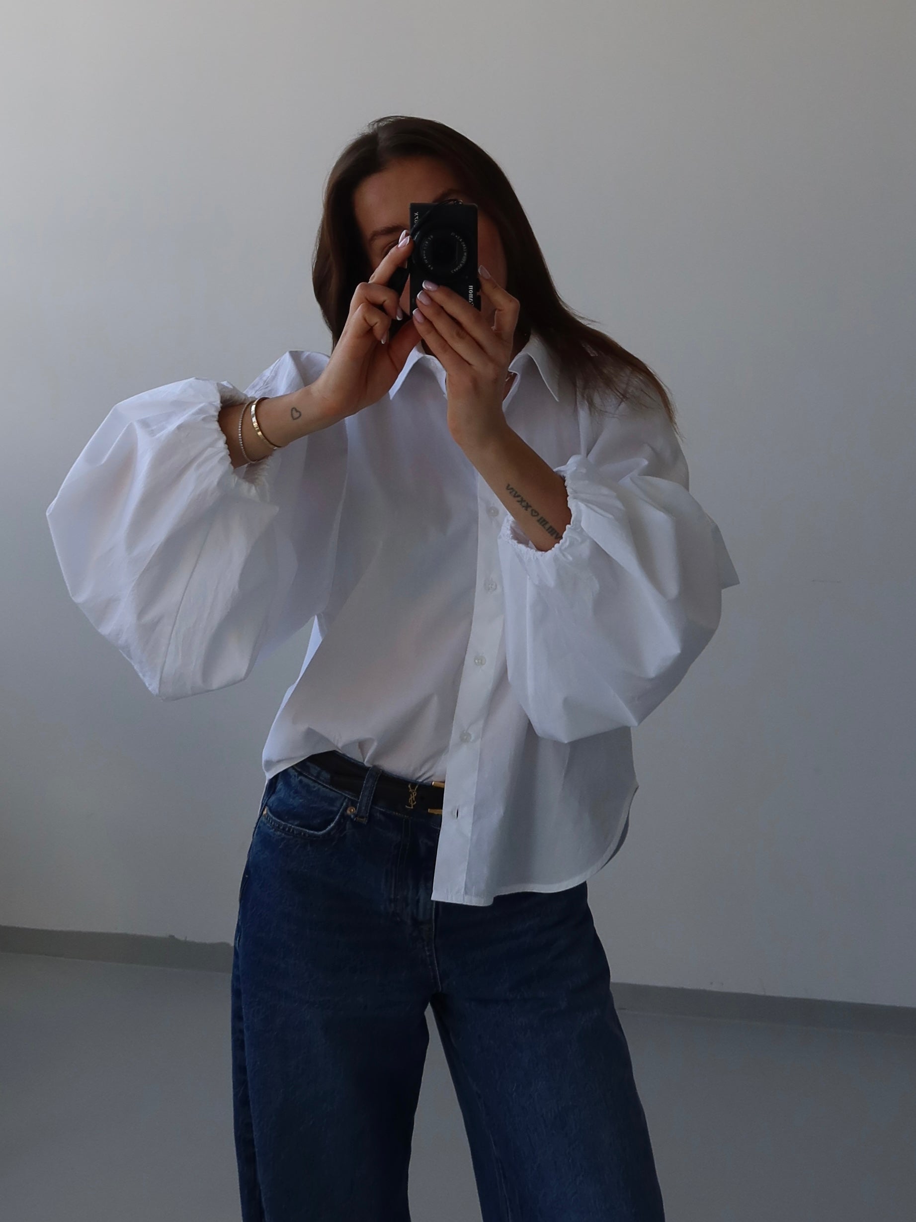 SOHO STUDIOS NOEMI VOLUME BLOUSE white