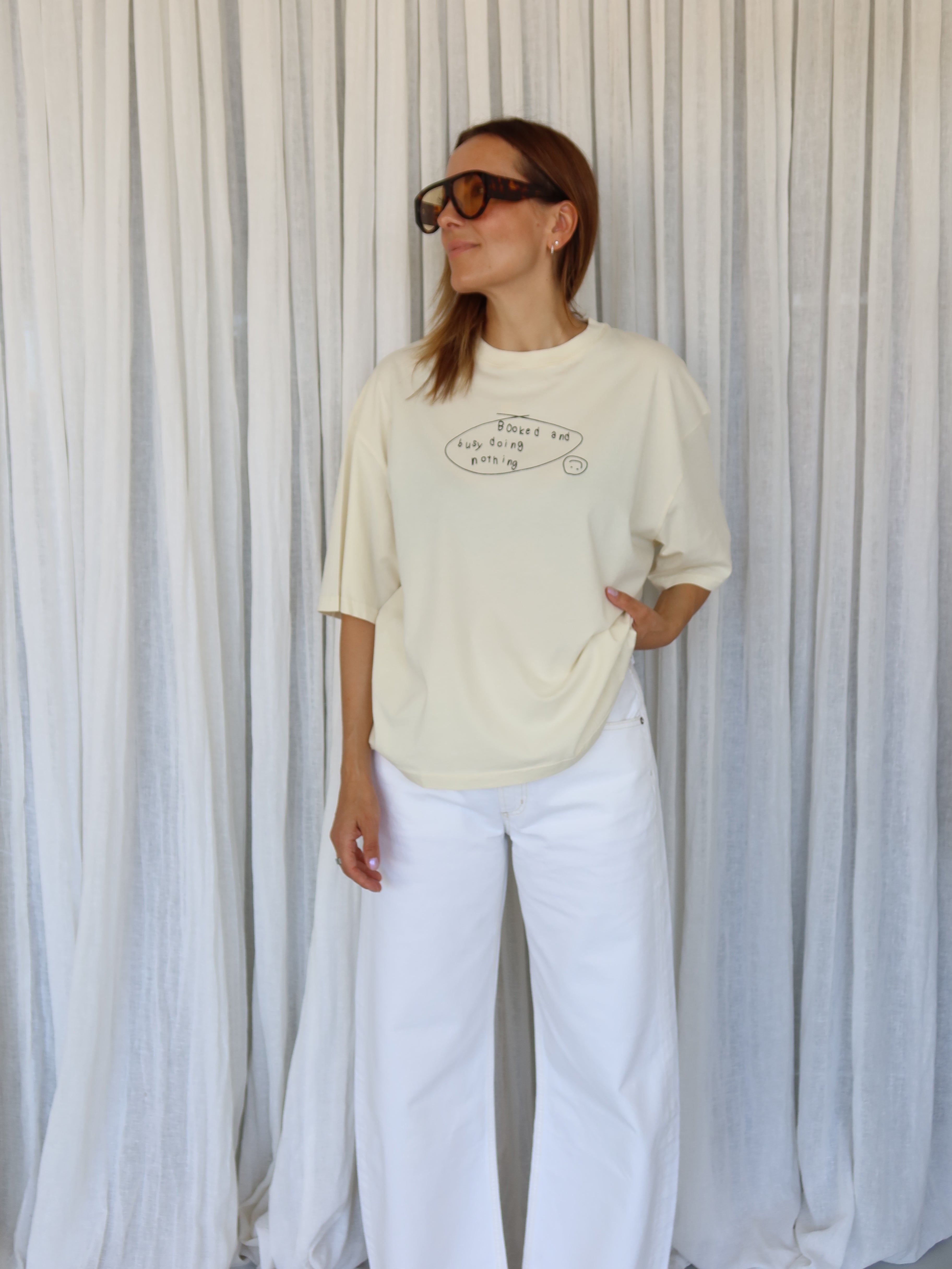 BOOKED & BUSY T-SHIRT OFF WHITE