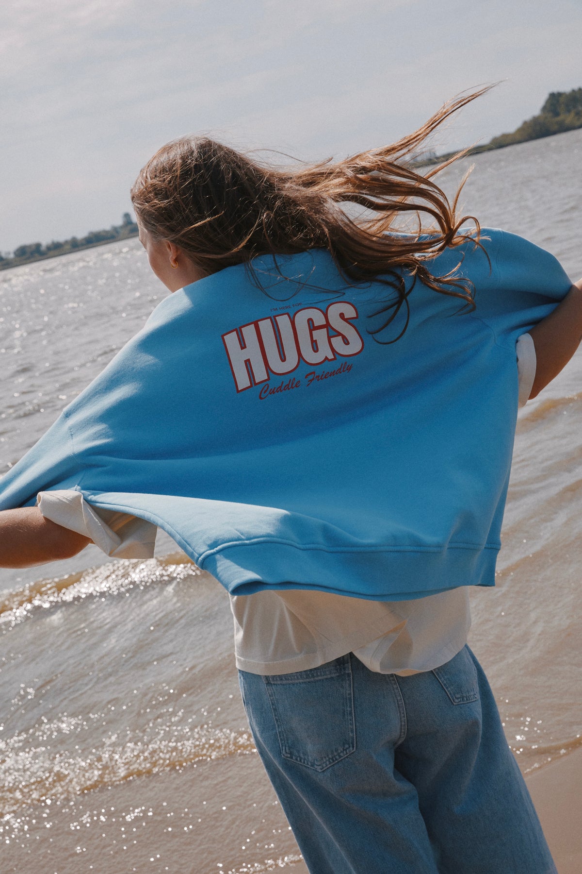 HUGS SWEATSHIRT POOL BLUE