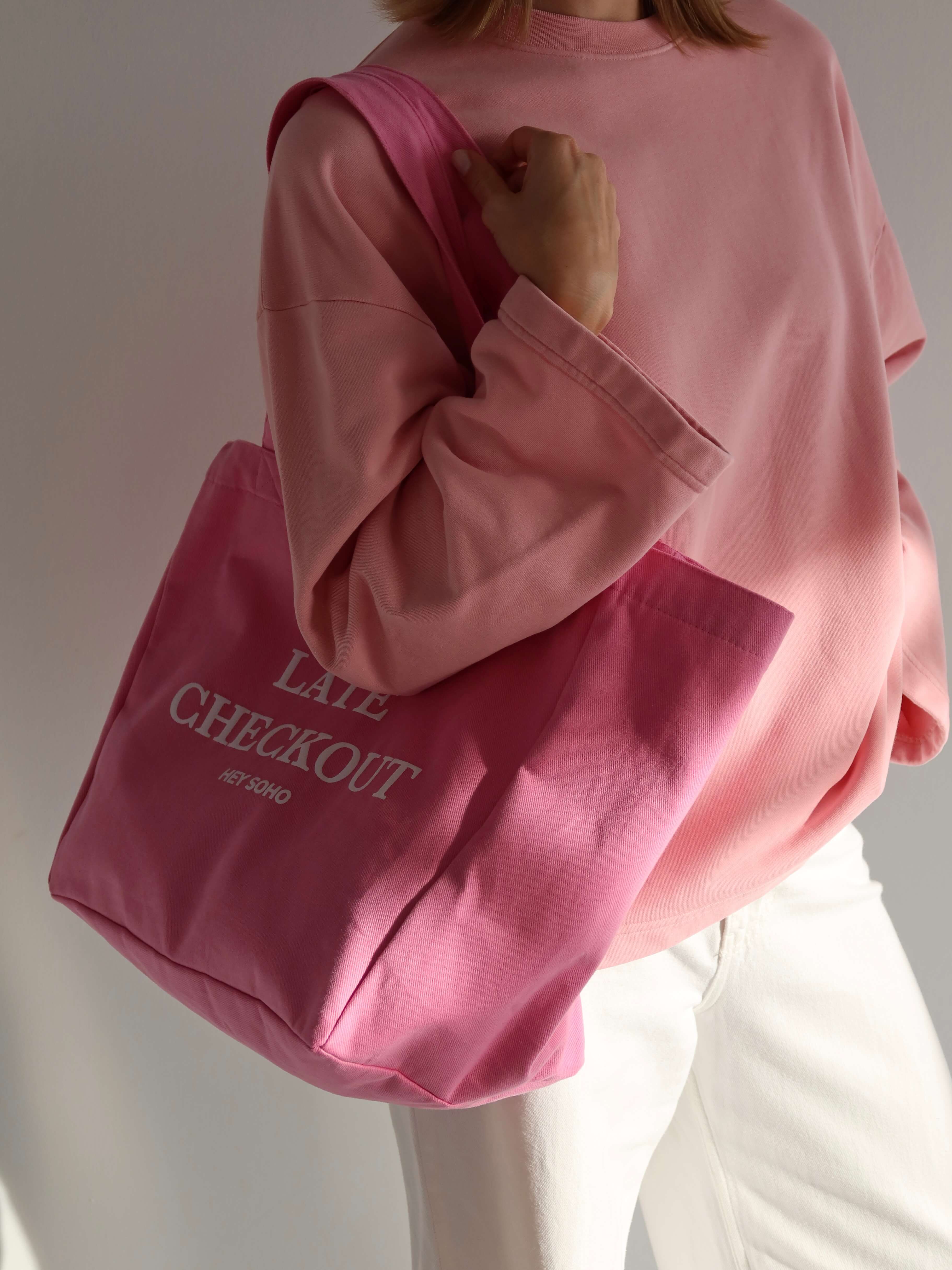 LATE CHECKOUT SHOPPER