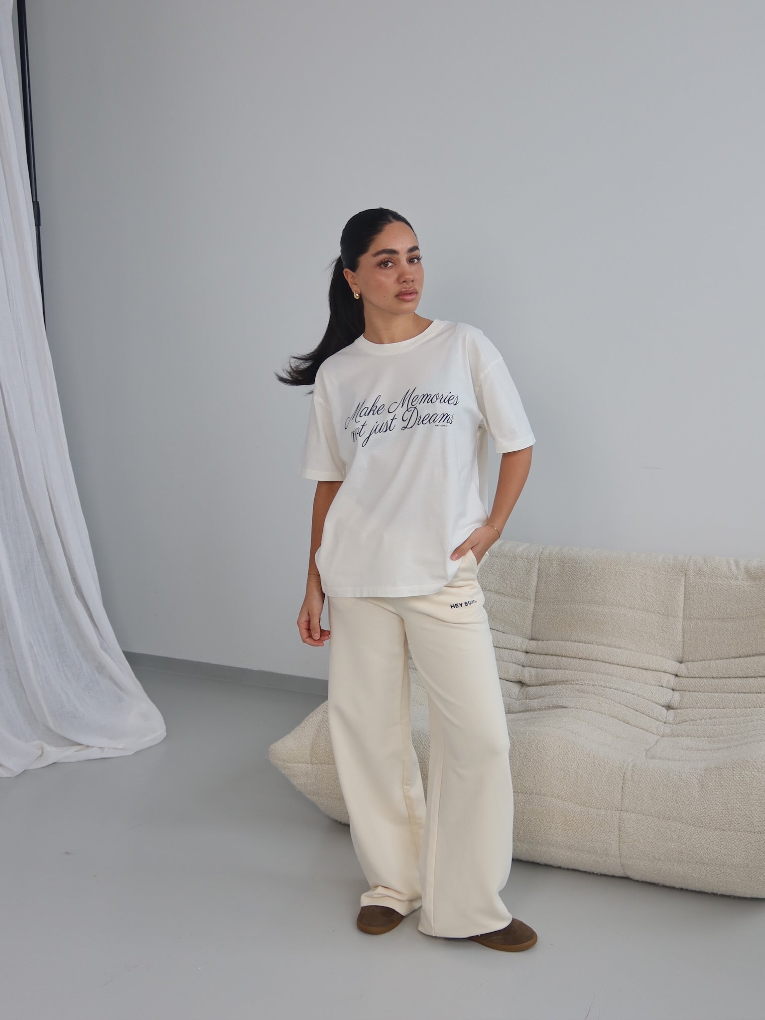 MAKE MEMORIES T-SHIRT CREME