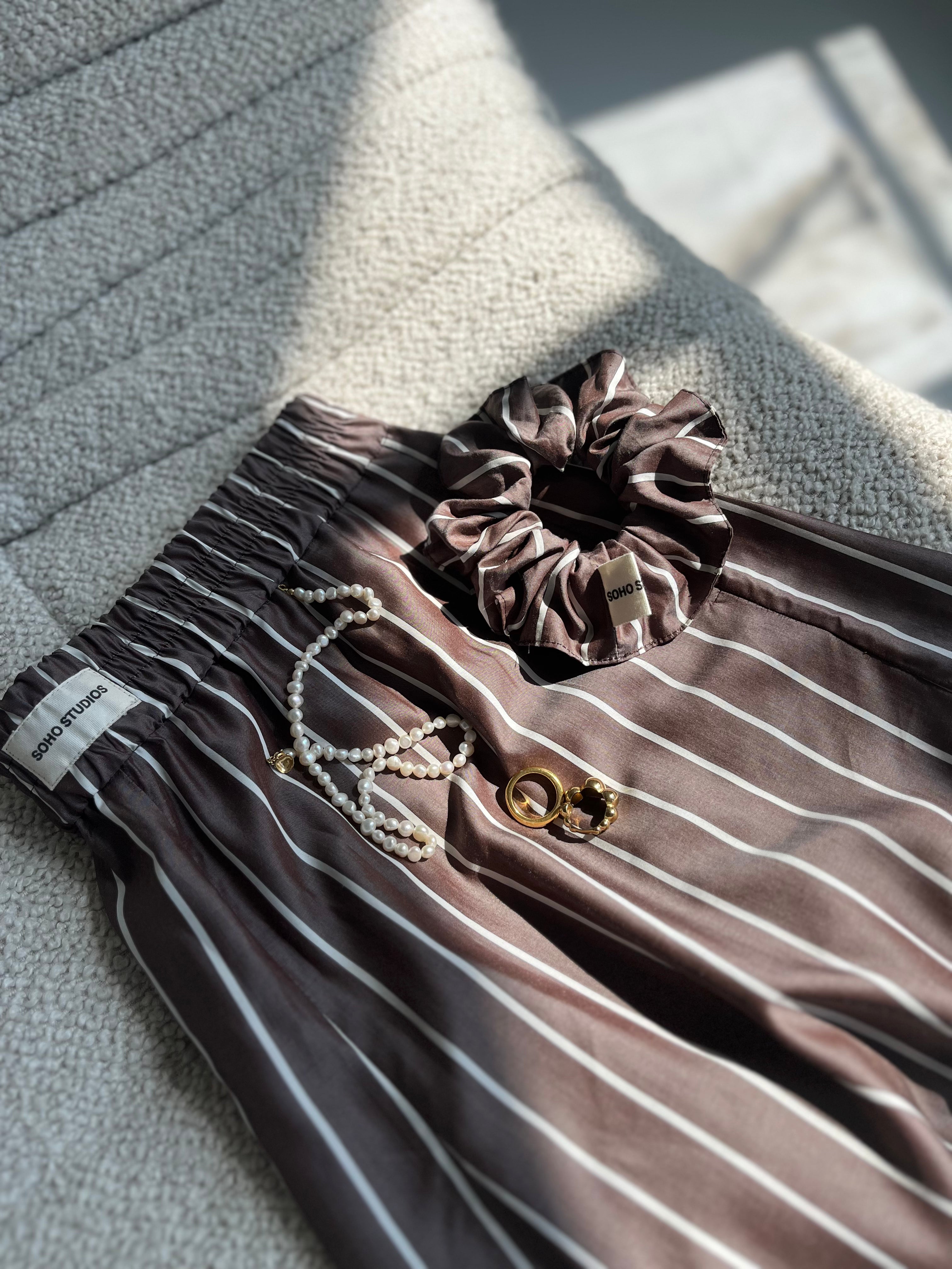 SOHO STUDIOS SIA Scrunchie brown striped