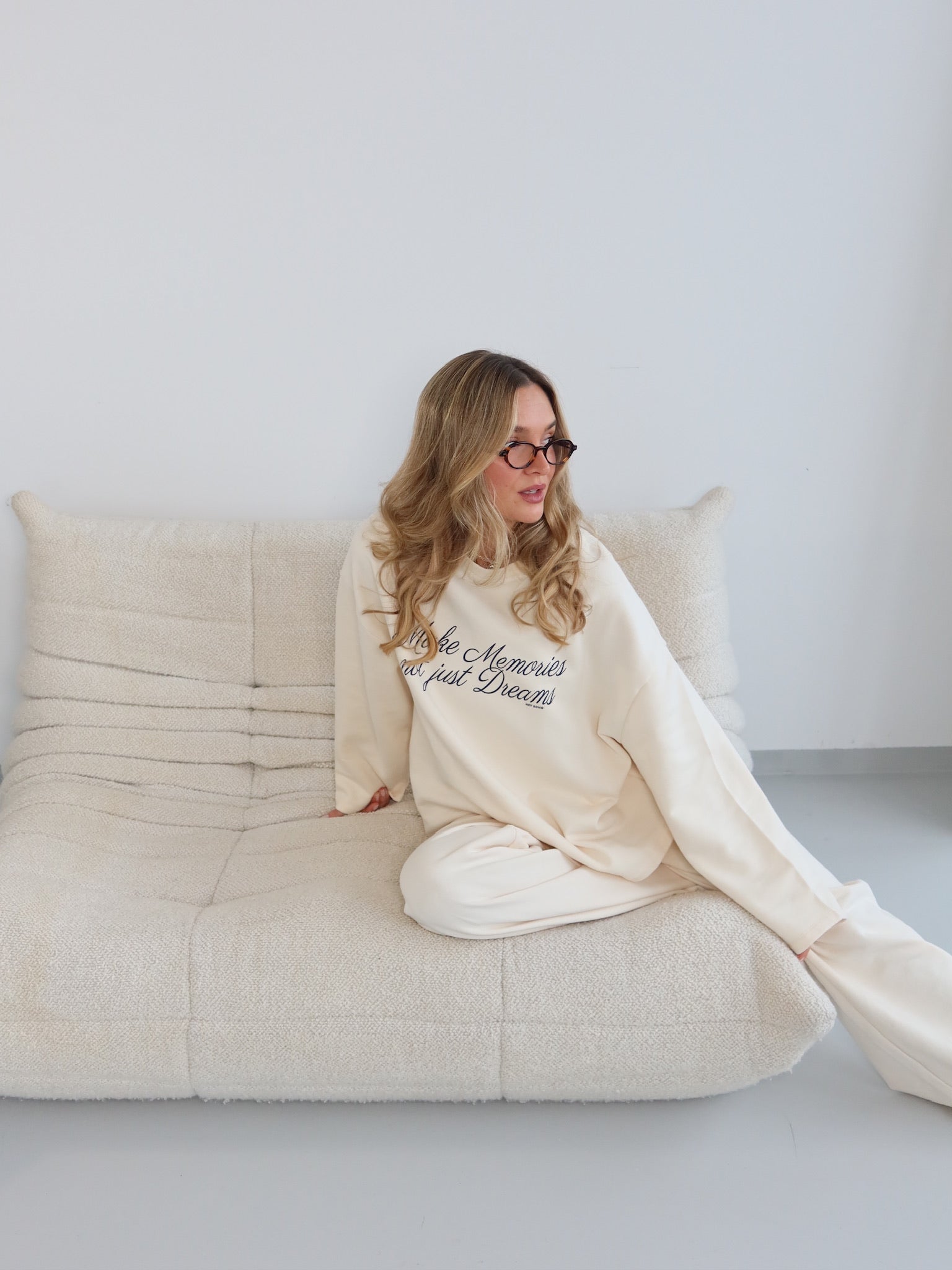 MAKE MEMORIES SWEATSHIRT